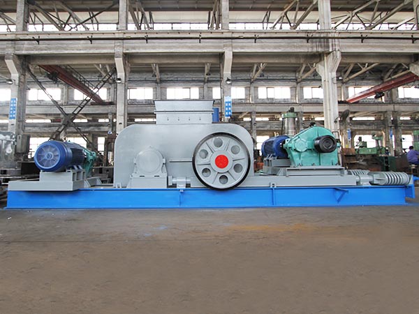 齒輥破碎機(jī)實(shí)拍圖