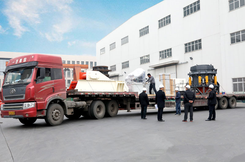 破碎機裝車發(fā)貨 破碎機裝車發(fā)貨