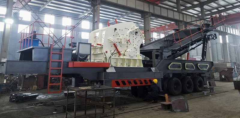 移動(dòng)反擊式破碎站 移動(dòng)反擊式破碎站